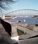 Szeged, Korányi fasor, Tisza-part a Belvárosi híddal.